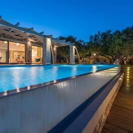 Avril: Luxury Zante Retreat With Sea Views And Private Pool Marathias (Zakynthos)