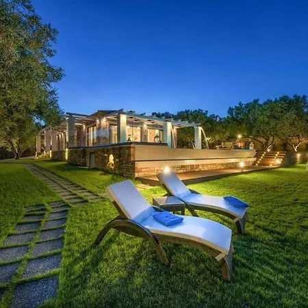 Avril: Luxury Zante Retreat With Sea Views And Private Pool *